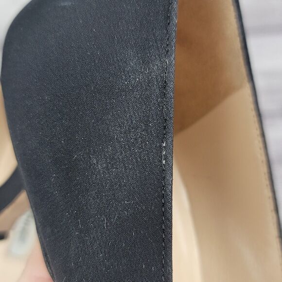 Manolo Blahnik Black 2" Heels Rhinestone Buckle Pointed Toe size 37.5 (7.5 US) - Picture 15 of 16